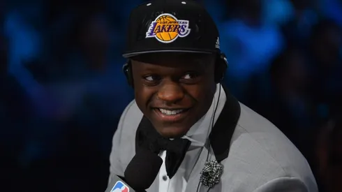 Randle vuelve a jugar contra los Lakers