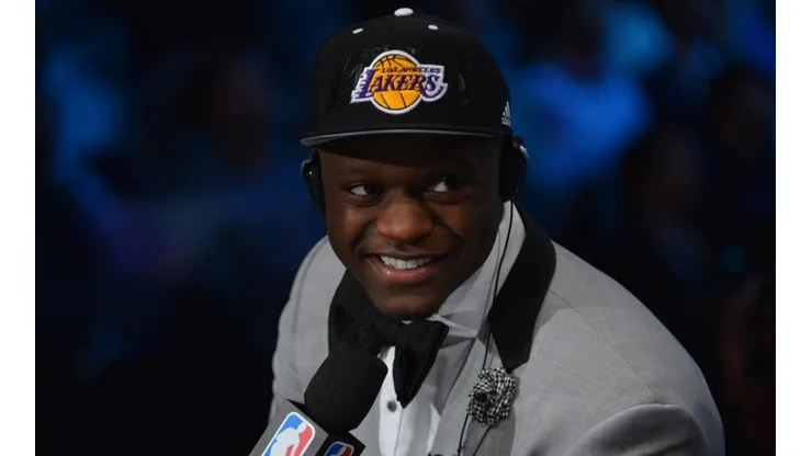 Randle vuelve a jugar contra los Lakers