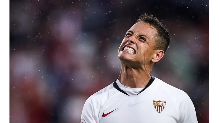 Chicharito no la está pasando bien en España.