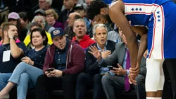 ¡OUCH! Así quedó el dedo de Joel Embiid tras una terrible lesión