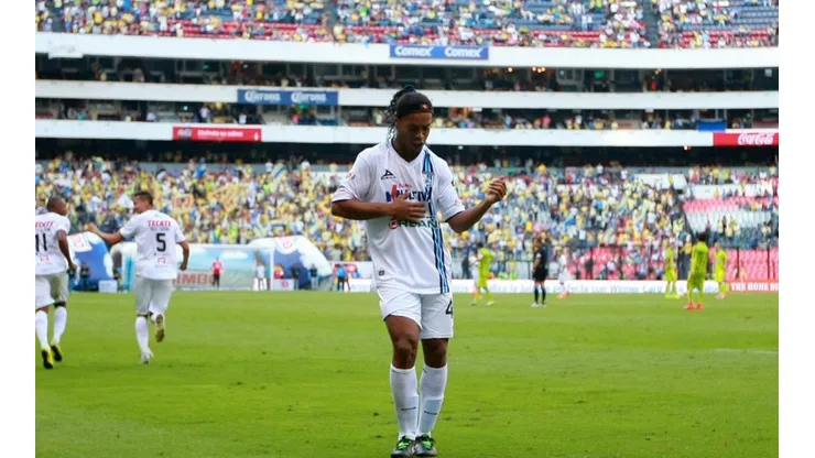 Dinho festejando en tierras aztecas.