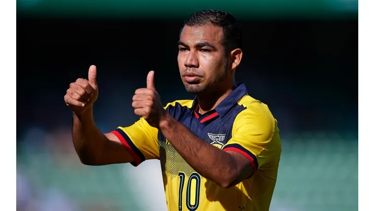 Junior Sornoza con la Selección Ecuador.