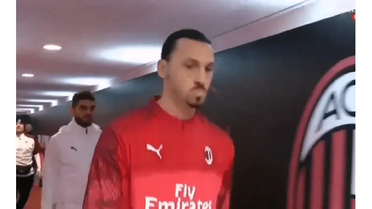 Así fue la salida de Zlatan Ibrahimovic al césped del San Siro