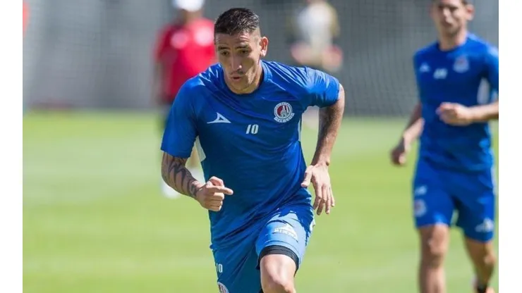 Hacen fila: un nuevo equipo de la Superliga, tras los pasos de Centurión