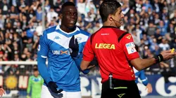 Se volvió a parar un partido por cánticos racistas hacía Balotelli