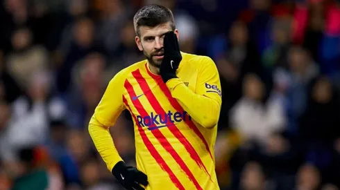 Gerard Piqué vivió un infierno en el derbi catalán.
