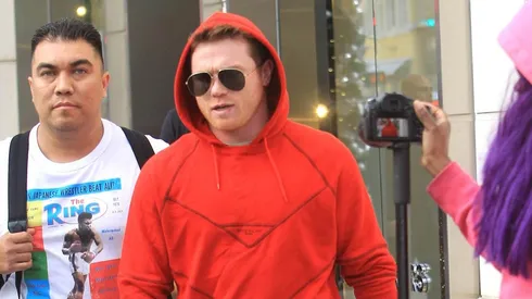 Canelo sí que sabe pasarla bien.