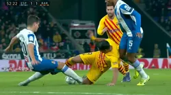 Así fue la fuerte entrada de Bernardo Espinosa a Luis Suárez en el clásico catalán.