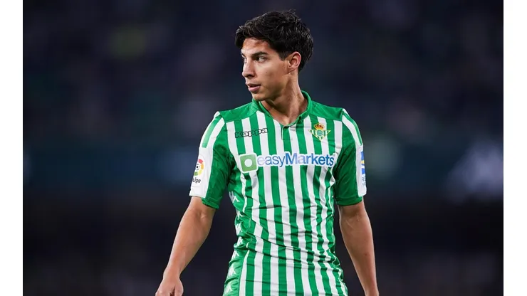 Diego Lainez venía de hacer buenas presentaciones, pero lo aniquilaron por 20 minutos irregulares.