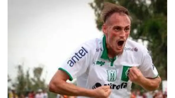 El León anunció la llegada de Nicolás Sosa de una manera más que llamativa