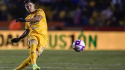 Carlos Salcedo fue ofrecido al Olympique de Marsella y podría seguir su carrera en Francia.