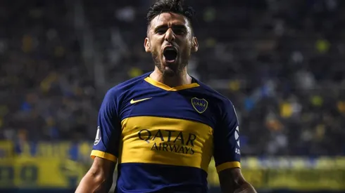 Eduardo Salvio festejando un gol en Boca.