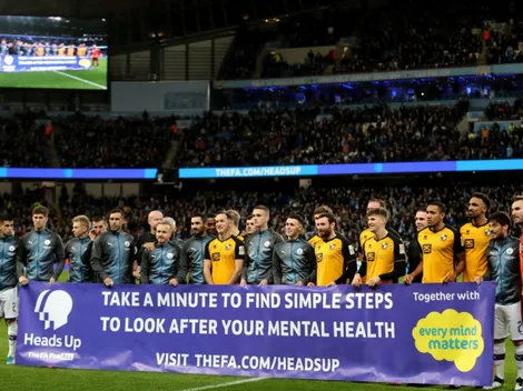 Por qué todos los partidos de la FA Cup empezaron con un minuto de retraso