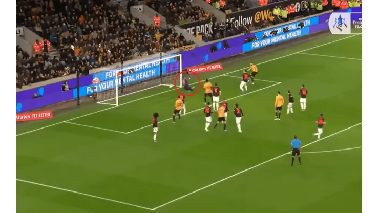 Sergio Romero metió un atajadon para salvar al Manchester United
