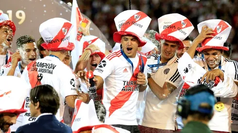 Foto de Exequiel Palacios campeón con River.
