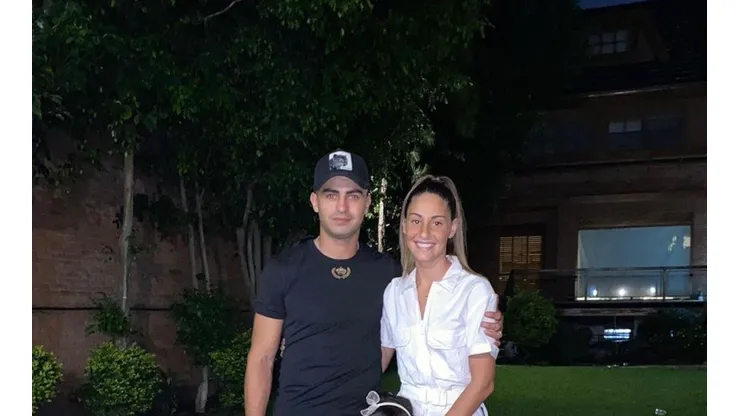 Foto de Gonzalo Martínez con su novia.