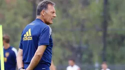 Jorman Campuzano al frente del entrenamiento de Boca.