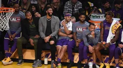 Jugador de Lakers cerró la boca a un twittero con una respuesta épica