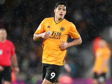 Polémica de Raúl Jiménez con un niño y gran gesto con aficionados mexicanos