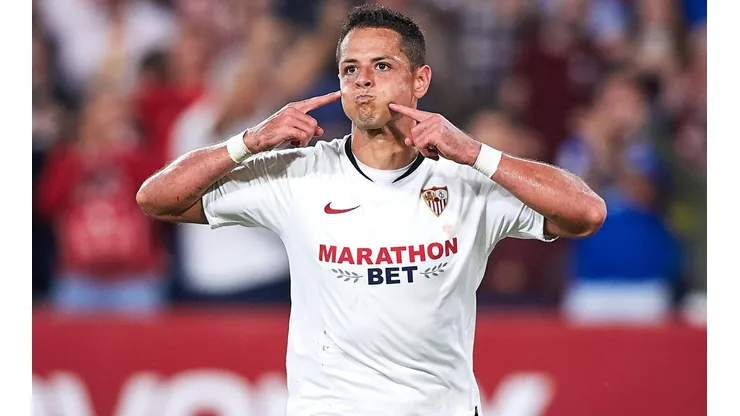 Chicharito, entre los peores refuerzos de Sevilla según la afición