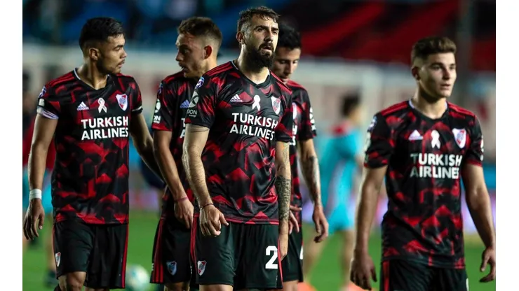 River empezó a saldar sus deudas para evitar un castigo de la FIFA