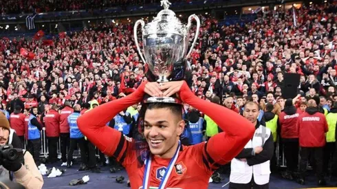 Está sin club desde julio, pero Flamengo lo quiere para romper el mercado de pases