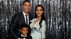 Cristiano Ronaldo junto a su hijo y Georgina Rodríguez.