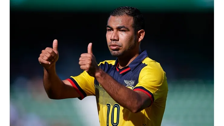 Junior Sornoza con la Selección Ecuador.