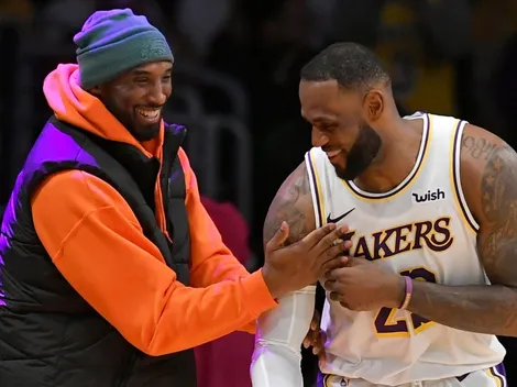 El épico saludo entre LeBron James y Kobe Bryant