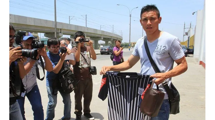 Deza jugó hace 5 años en Alianza Lima.