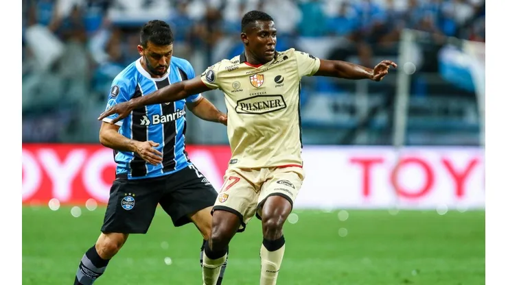 Marcos Caicedo jugando la Copa Libertadores.