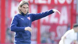 Es oficial: Racing presentó a Sebastián Beccacece