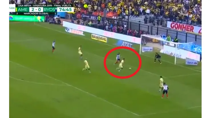 Funes Mori la empujó abajo del arco y todo se va al alargue