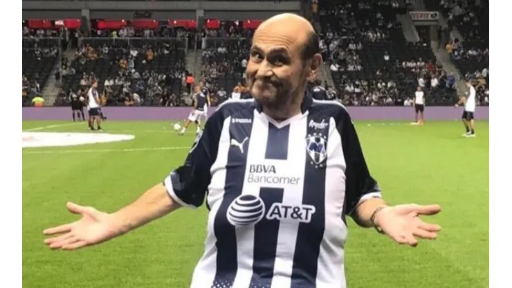 El "señor Barriga" apoyó a Rayados con una histórica escena de El Chavo
