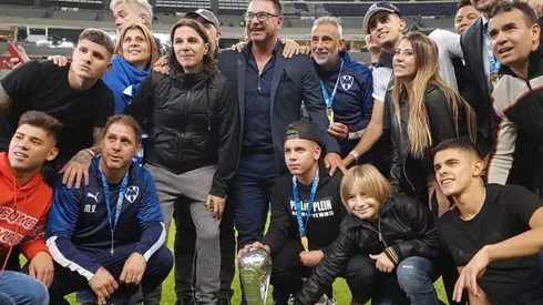 Mohamed deliró con su familia en pleno campo del Azteca