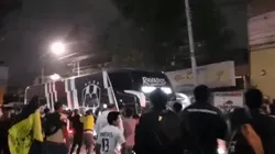 Clima caliente: la afición de América agredió al camión de Rayados