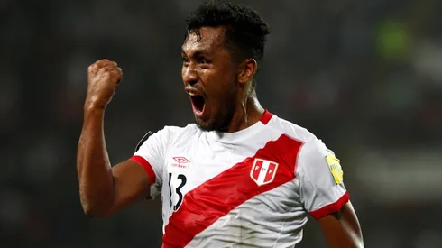 Renato Tapia con la Selección Peruana.