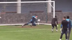 Como en los viejos tiempos: impresionante atajada de Robert Siboldi en el entrenamiento de Cruz Azul