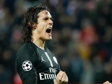 Un distinto: Cavani descansa piloteando helicópteros