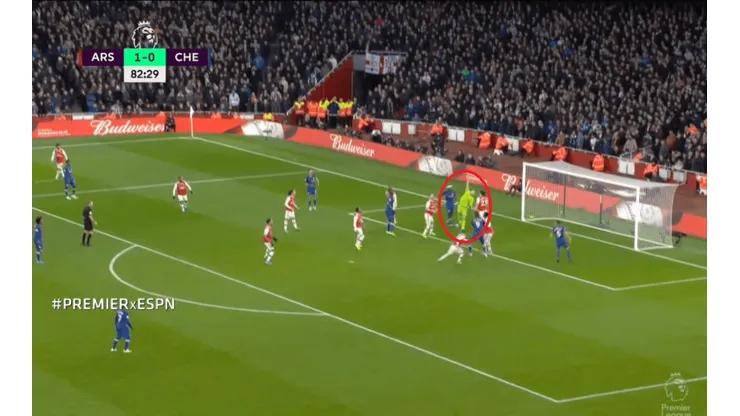 De no creer: el arquero del Arsenal se equivocó y Chelsea lo empató cerca del final