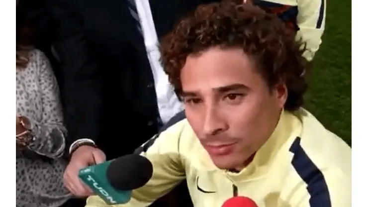Ochoa disparó por el mal estado del césped del Azteca