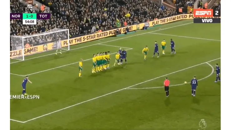 Desde ahí: qué golazo de tiro libre hizo Eriksen para Tottenham