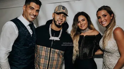Foto de Anuel con Karol y los protagonistas de la boda.