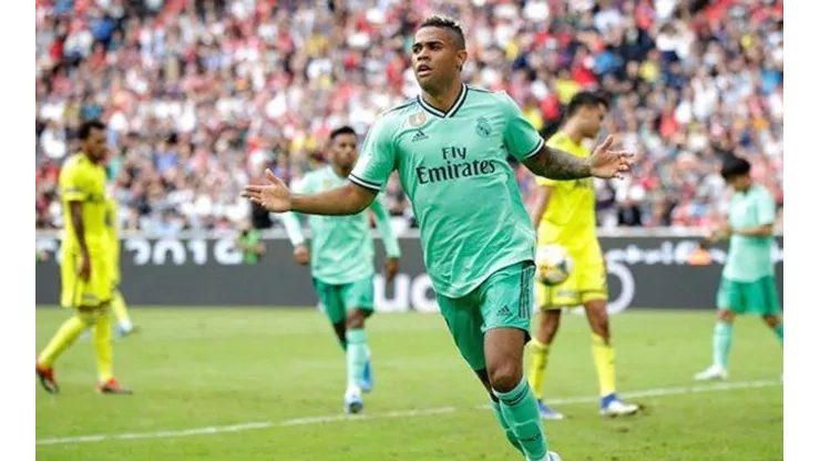 Sin minutos en el Real Madrid, Mariano Díaz podría irse a la Roma
