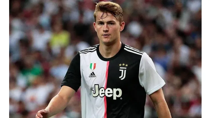 De Ligt habló sobre las chances de ir al Barcelona y le contestó a De Jong