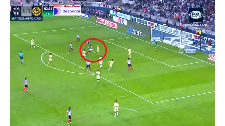 El impresionante gol de chilena de Rogelio Funes Mori sobre la hora