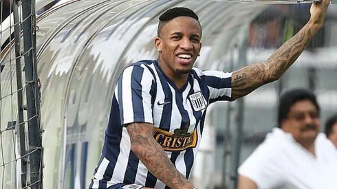 Farfán quiere retirarse en Alianza Lima.