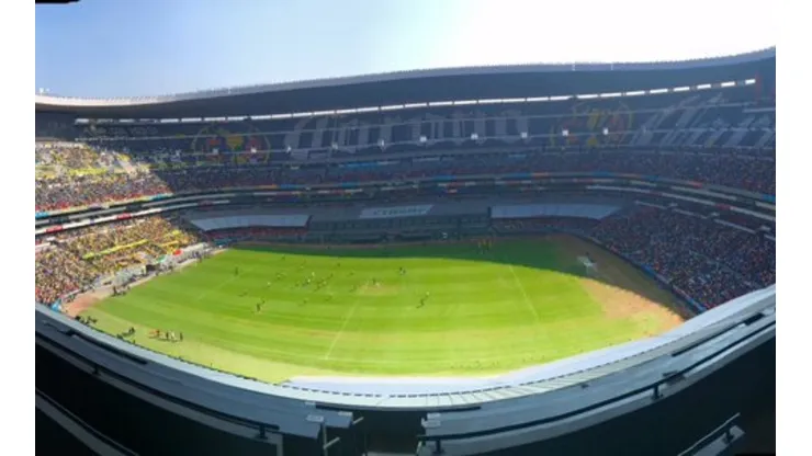 Empresario que colocó pasto híbrido en el Azteca se burló del césped actual