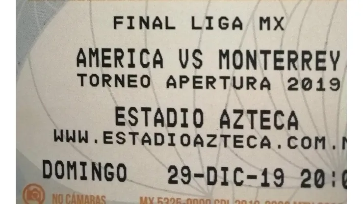 Video viral: nieto sorprendió a abuelo con ticket para la final
