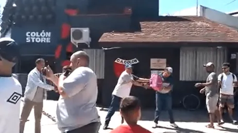 Empleados de Unión le regalaron sus cajas navideñas a los de Colón